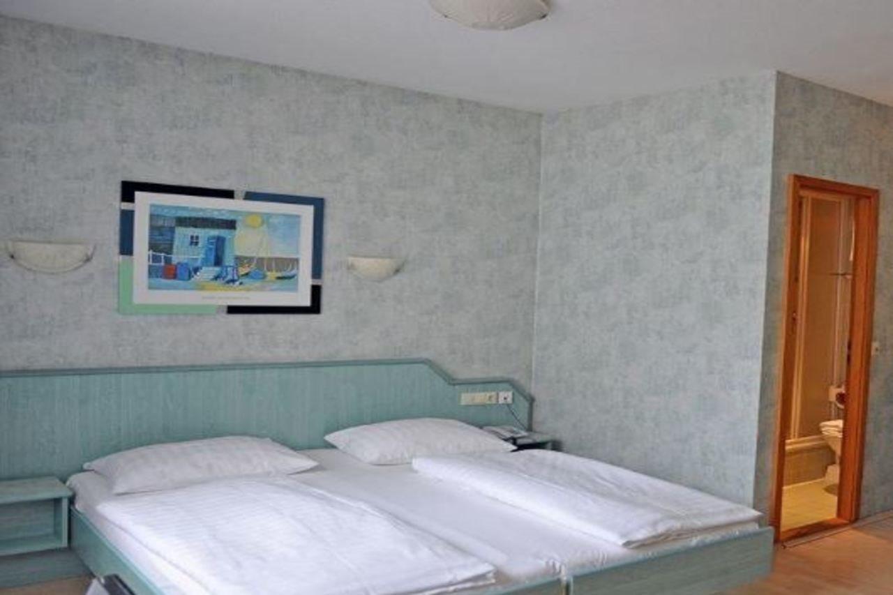 Hotel Astoria Frankfurt am Main ภายนอก รูปภาพ
