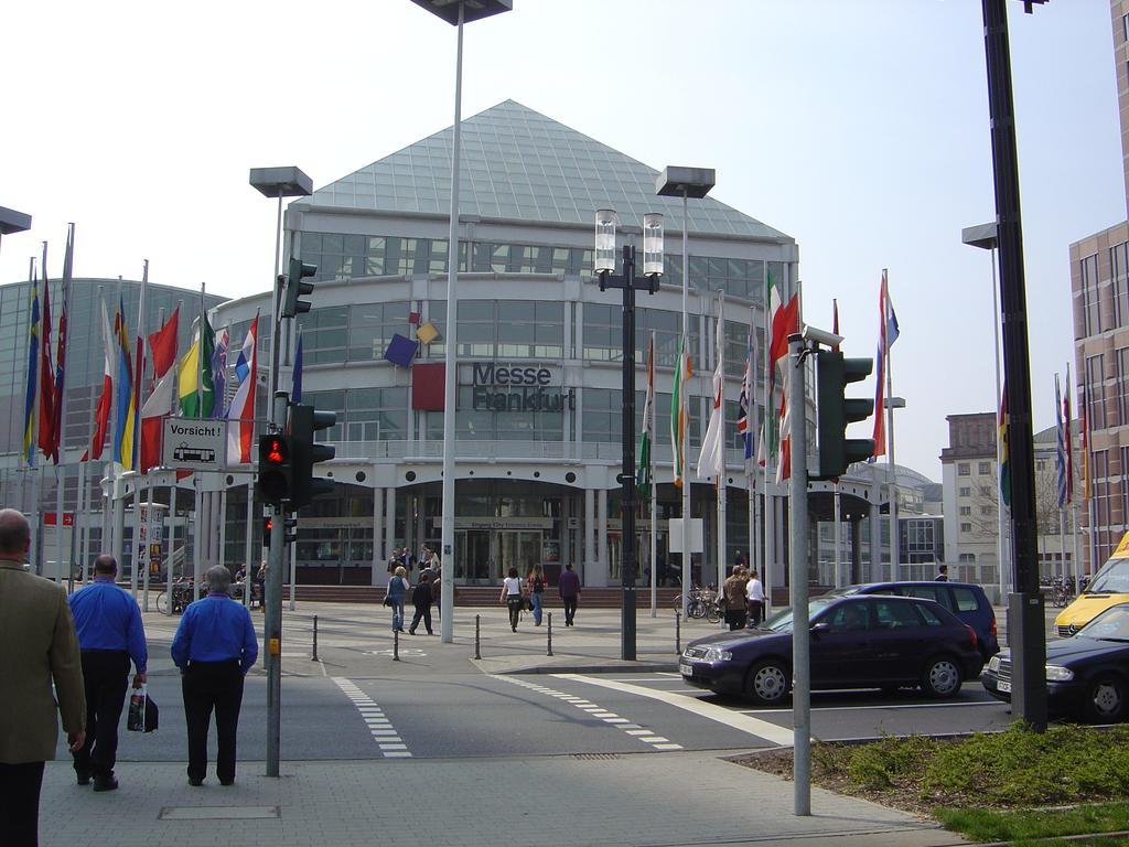 Hotel Astoria Frankfurt am Main ภายนอก รูปภาพ