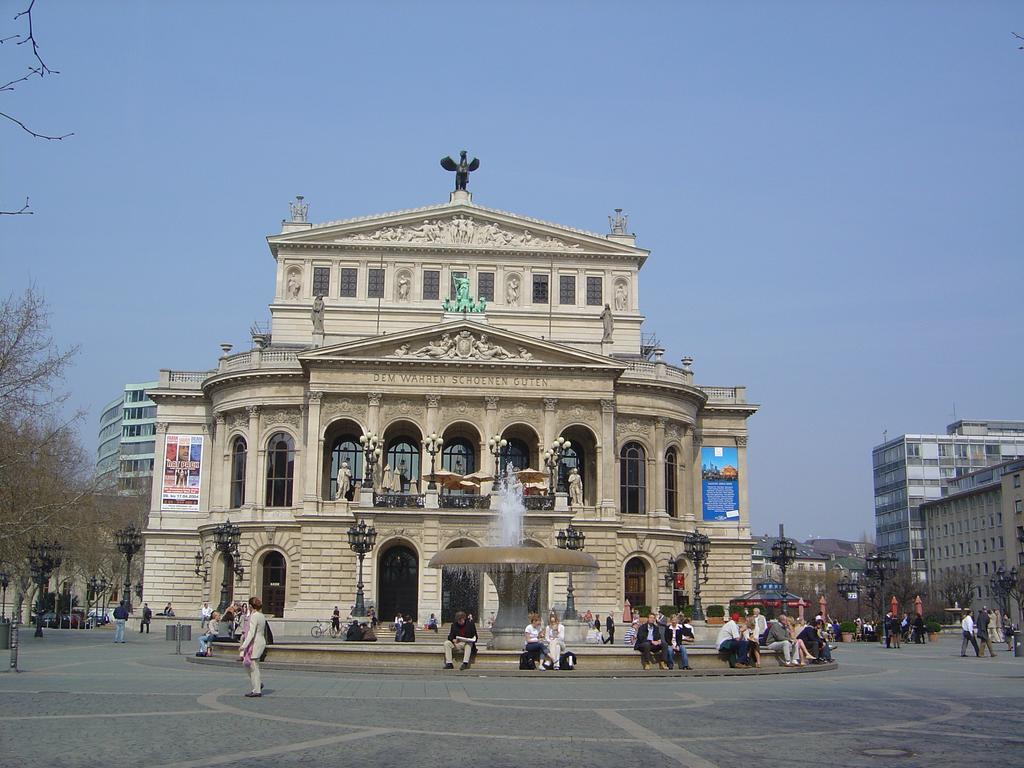 Hotel Astoria Frankfurt am Main ภายนอก รูปภาพ