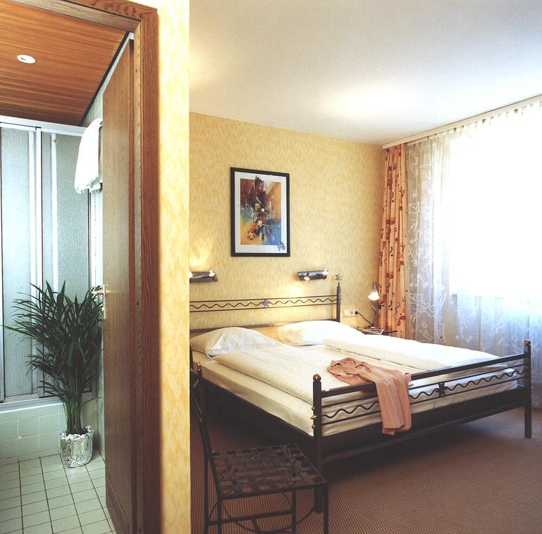Hotel Astoria Frankfurt am Main ภายนอก รูปภาพ