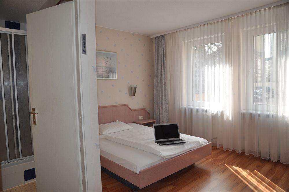 Hotel Astoria Frankfurt am Main ภายนอก รูปภาพ