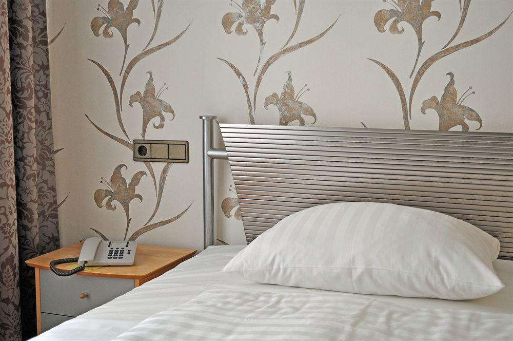 Hotel Astoria Frankfurt am Main ภายนอก รูปภาพ