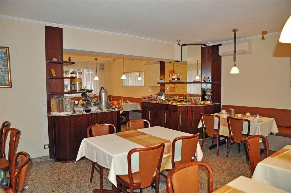 Hotel Astoria Frankfurt am Main ภายนอก รูปภาพ