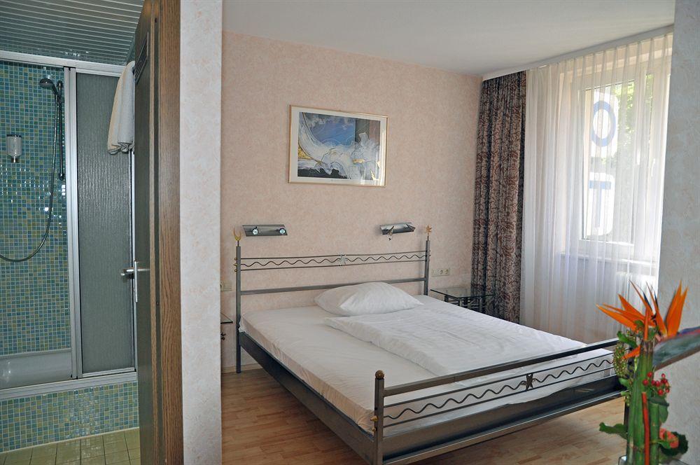 Hotel Astoria Frankfurt am Main ภายนอก รูปภาพ