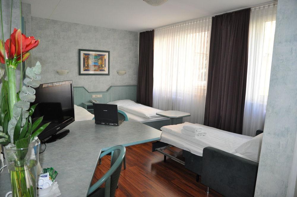 Hotel Astoria Frankfurt am Main ภายนอก รูปภาพ
