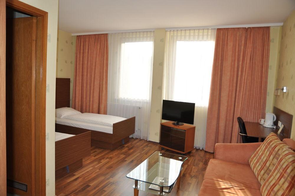 Hotel Astoria Frankfurt am Main ภายนอก รูปภาพ
