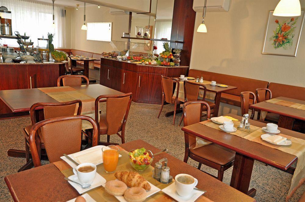 Hotel Astoria Frankfurt am Main ภายนอก รูปภาพ