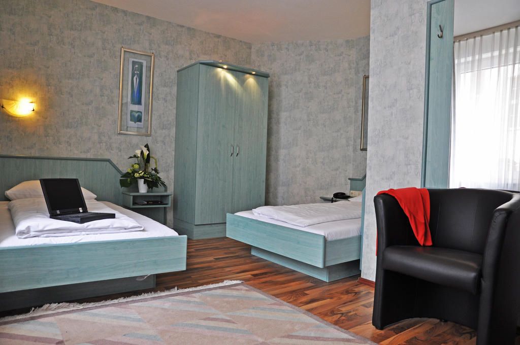 Hotel Astoria Frankfurt am Main ภายนอก รูปภาพ
